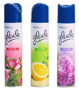 Chai xịt phòng Glade.