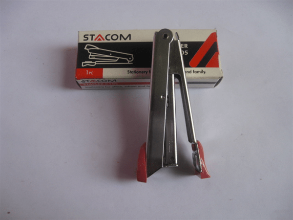 Dập ghim thứ hạng tốt0 Stacom C105